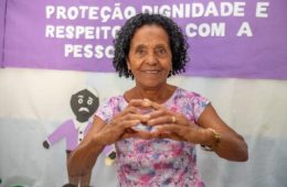 Junho Violeta promove diálogo sobre direitos e proteção da pessoa idosa no CRAS Vila Vargas